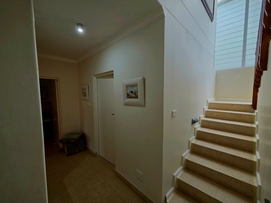 5 Bedroom Property for Sale in Oyster Bay Eastern Cape
